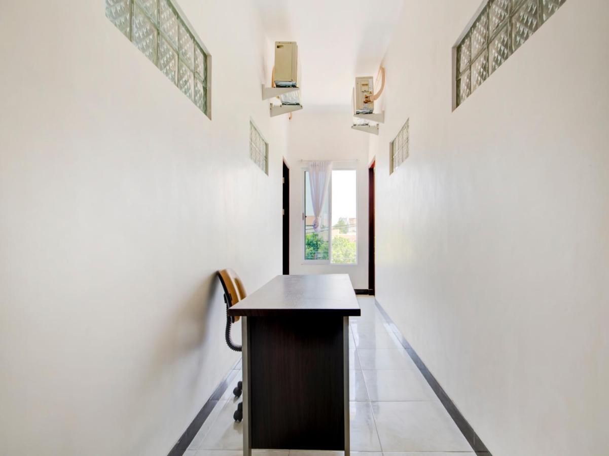 Oyo Life 3987 Kost Aditya سورابايا المظهر الخارجي الصورة