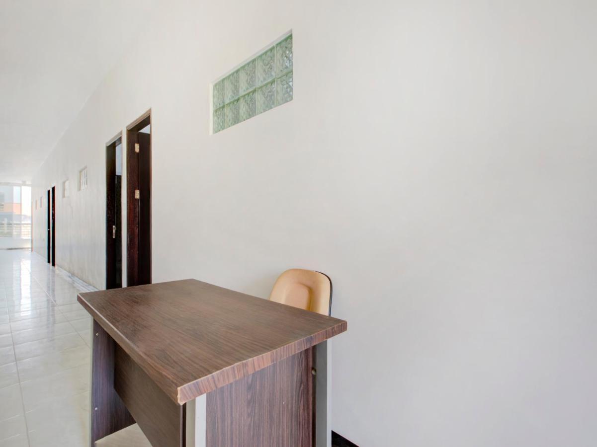 Oyo Life 3987 Kost Aditya سورابايا المظهر الخارجي الصورة
