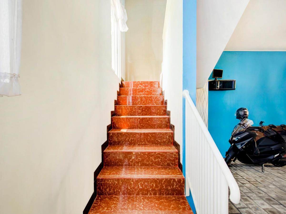 Oyo Life 3987 Kost Aditya سورابايا المظهر الخارجي الصورة
