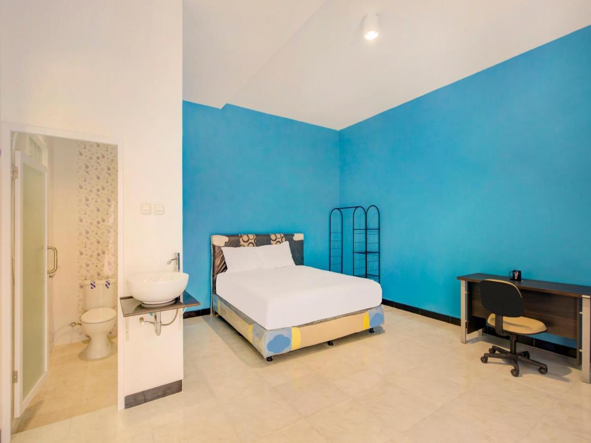 Oyo Life 3987 Kost Aditya سورابايا المظهر الخارجي الصورة