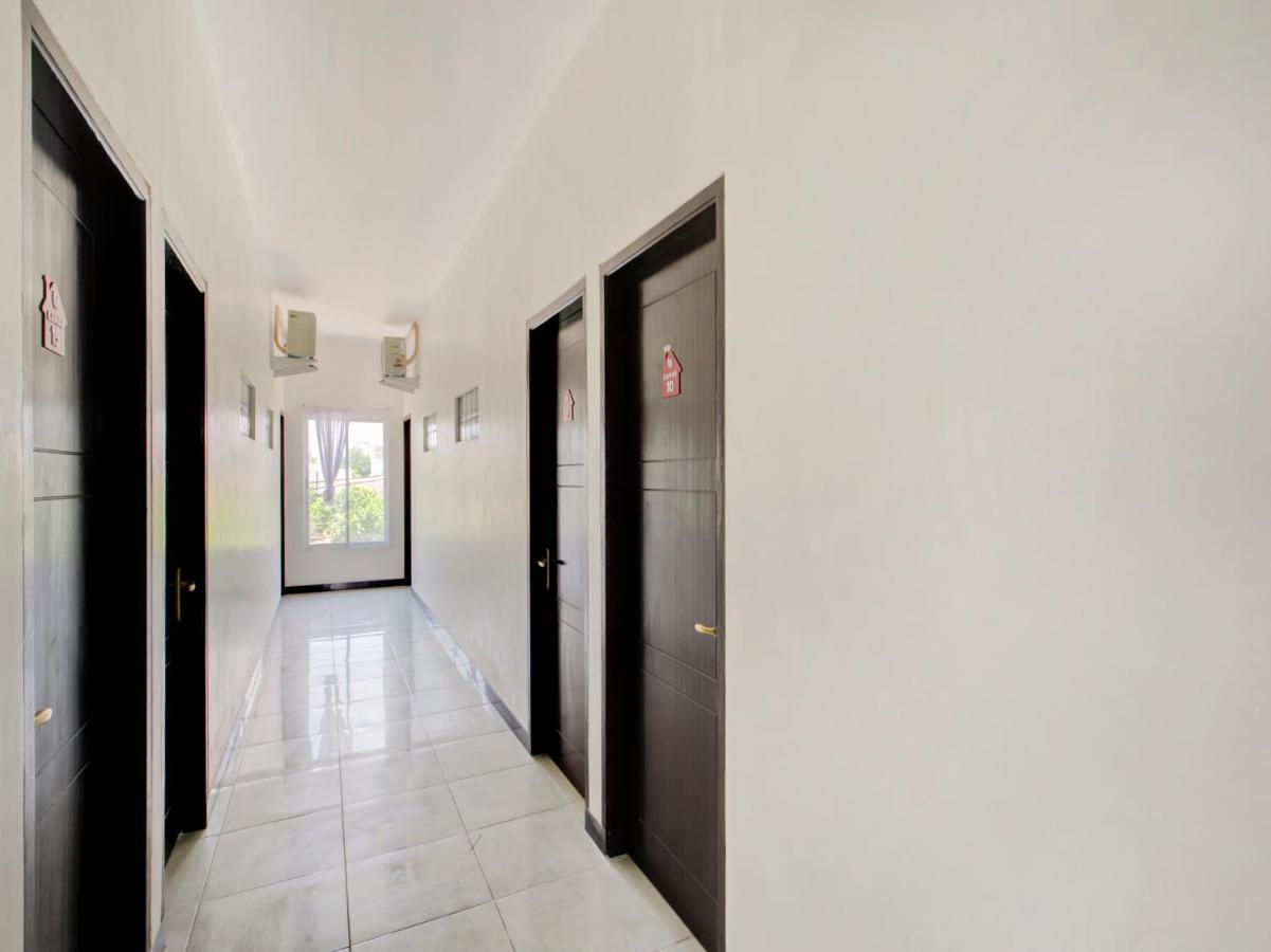 Oyo Life 3987 Kost Aditya سورابايا المظهر الخارجي الصورة