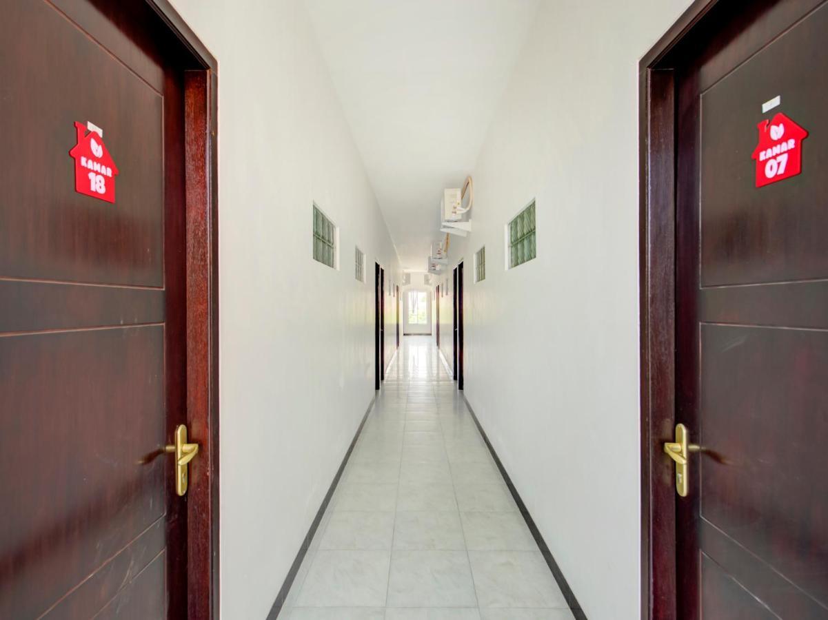 Oyo Life 3987 Kost Aditya سورابايا المظهر الخارجي الصورة